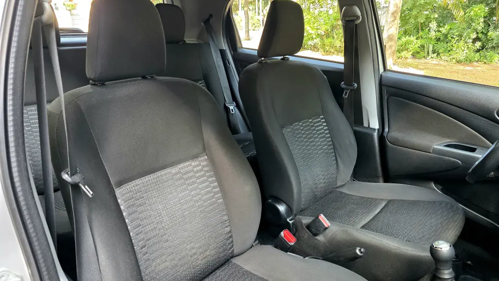 TOYOTA Etios Hatch - Foto