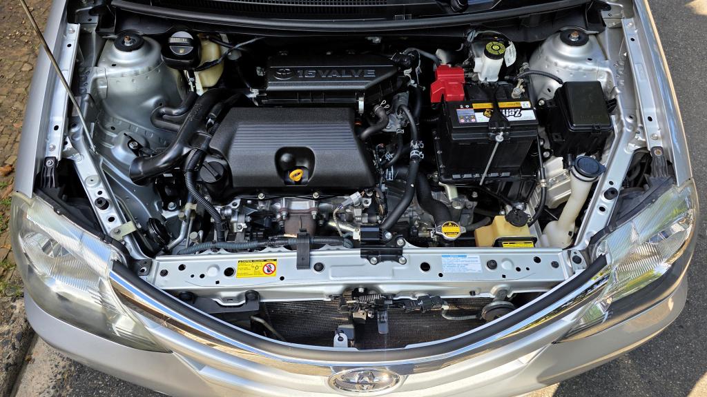 TOYOTA Etios Hatch - Foto