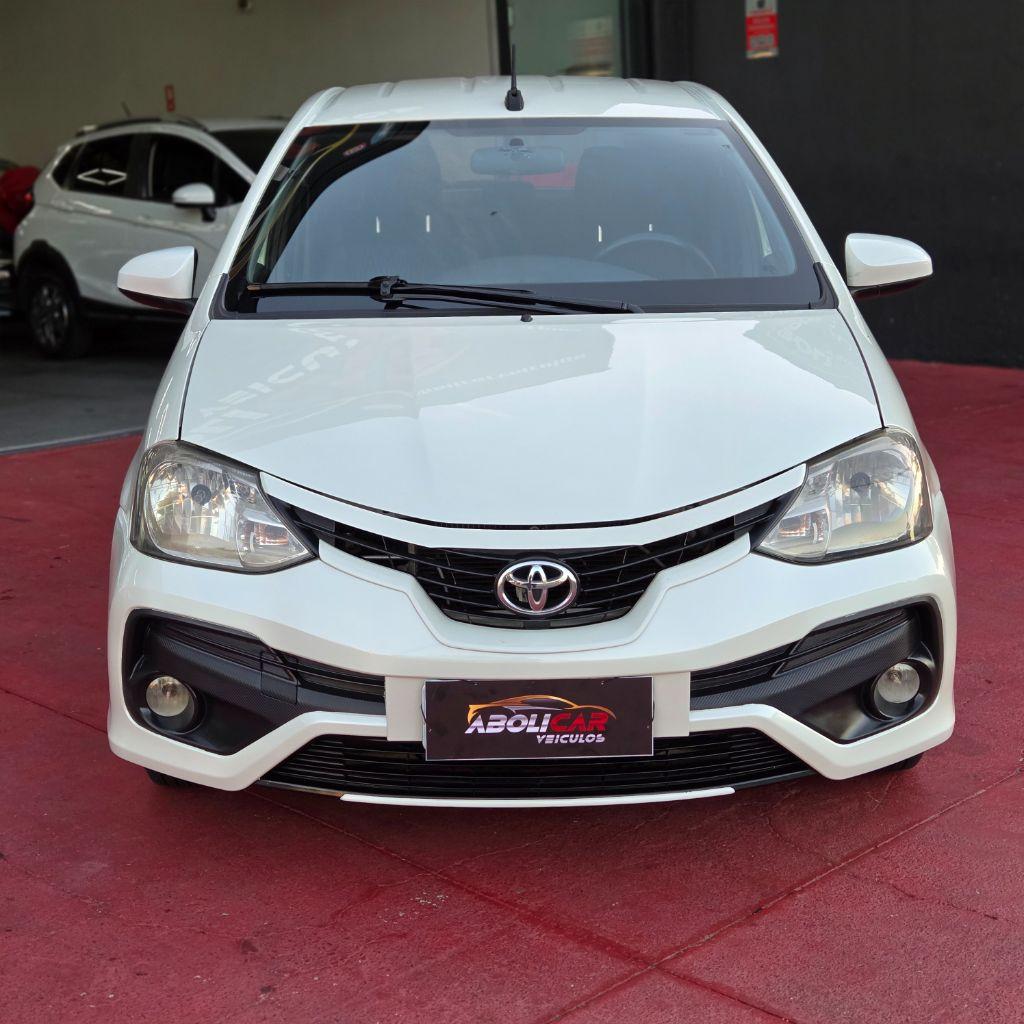 TOYOTA Etios Hatch - Foto