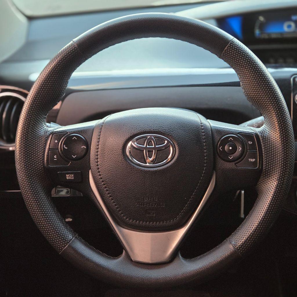 TOYOTA Etios Hatch - Foto