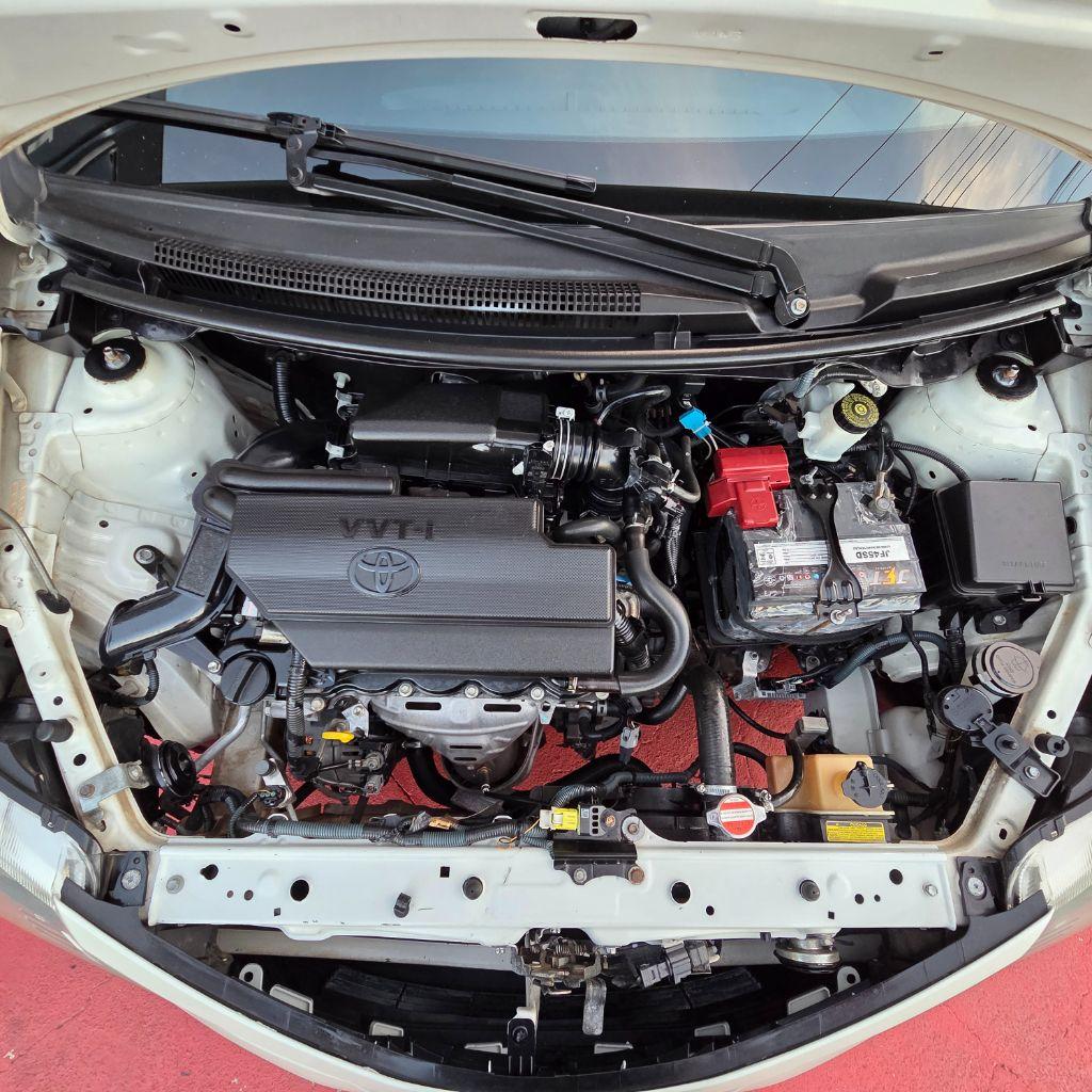 TOYOTA Etios Hatch - Foto