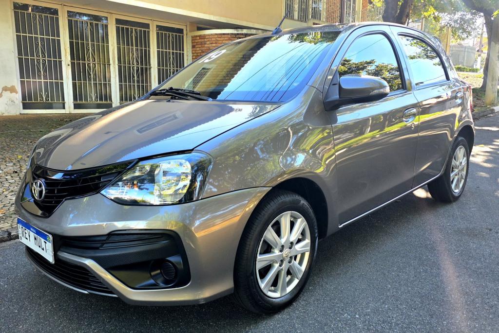 TOYOTA Etios Hatch