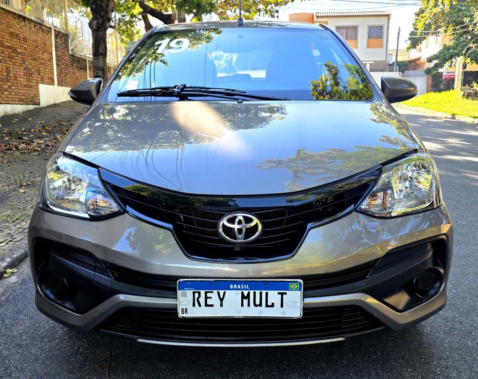 TOYOTA Etios Hatch - Foto