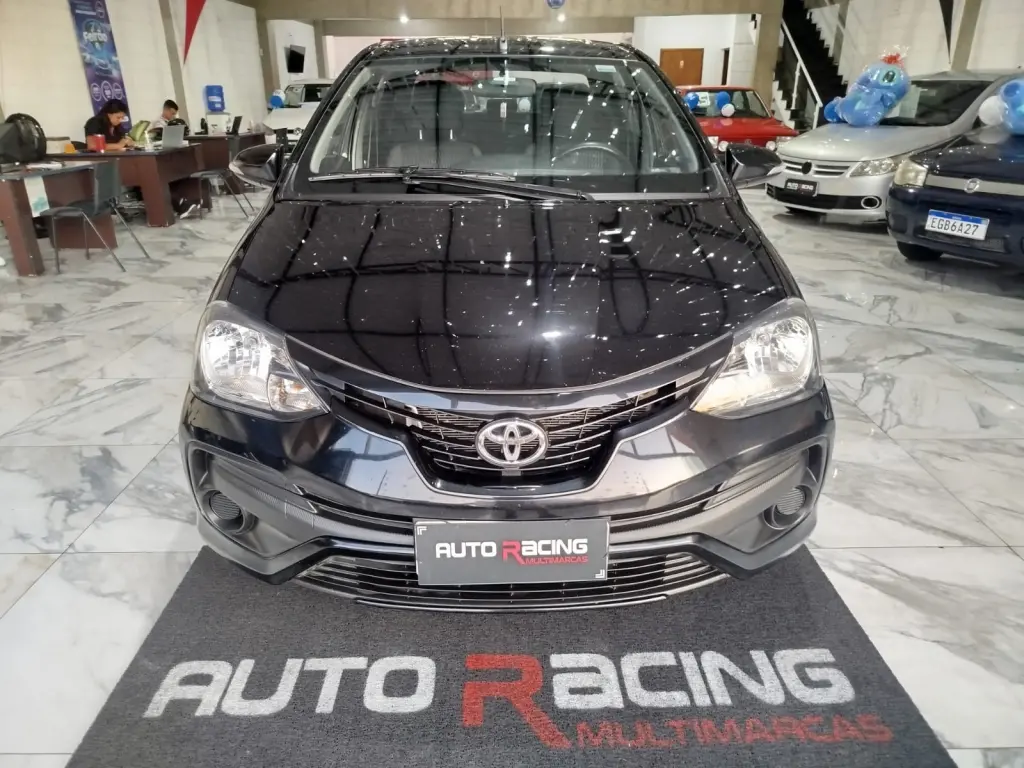 TOYOTA Etios Sedan - Foto