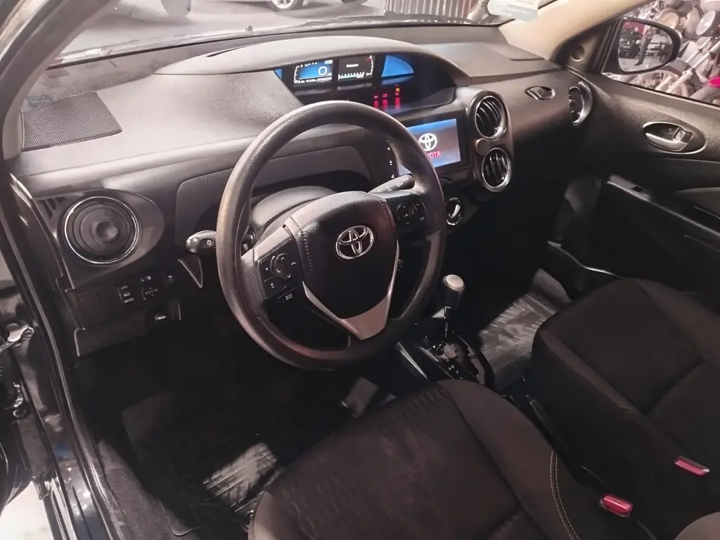 TOYOTA Etios Sedan - Foto