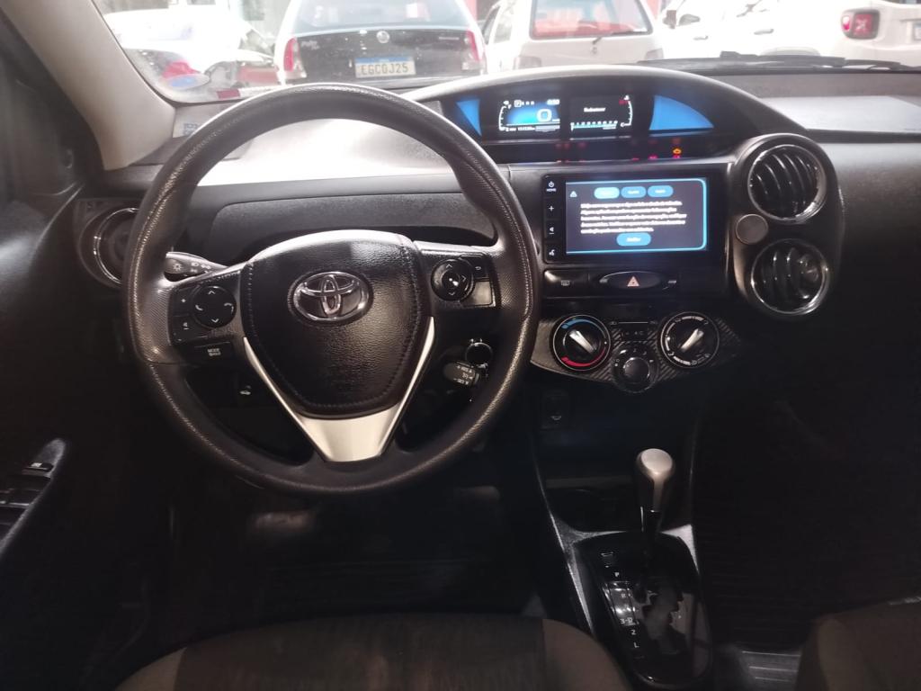 TOYOTA Etios Sedan - Foto