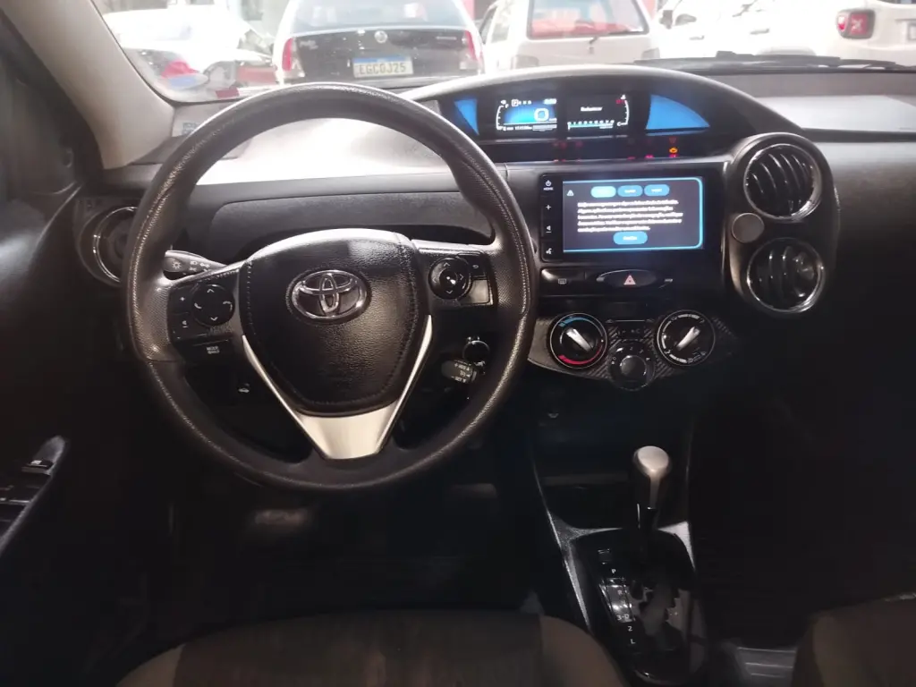 TOYOTA Etios Sedan - Foto