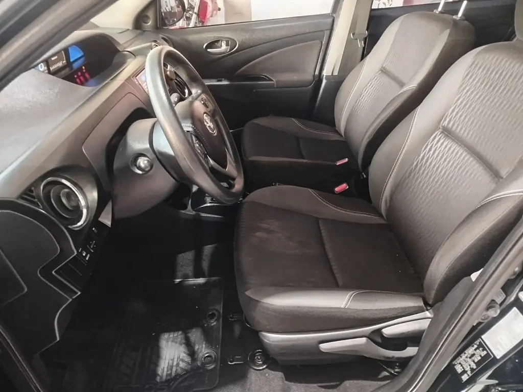 TOYOTA Etios Sedan - Foto