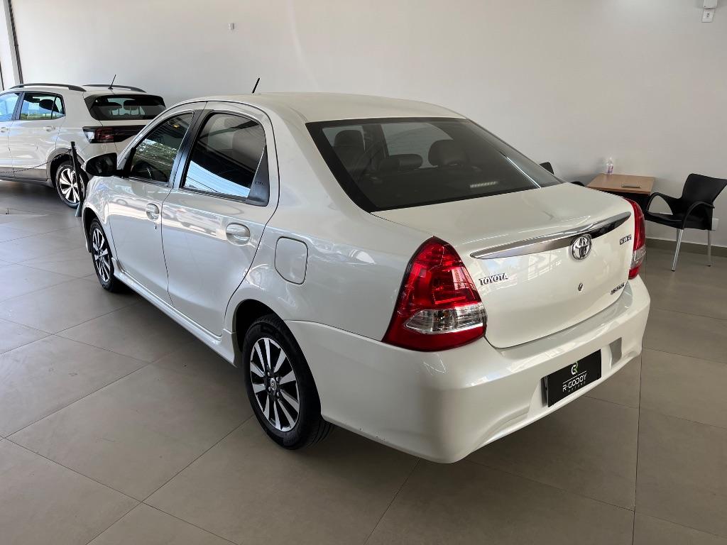 TOYOTA Etios Sedan - Foto