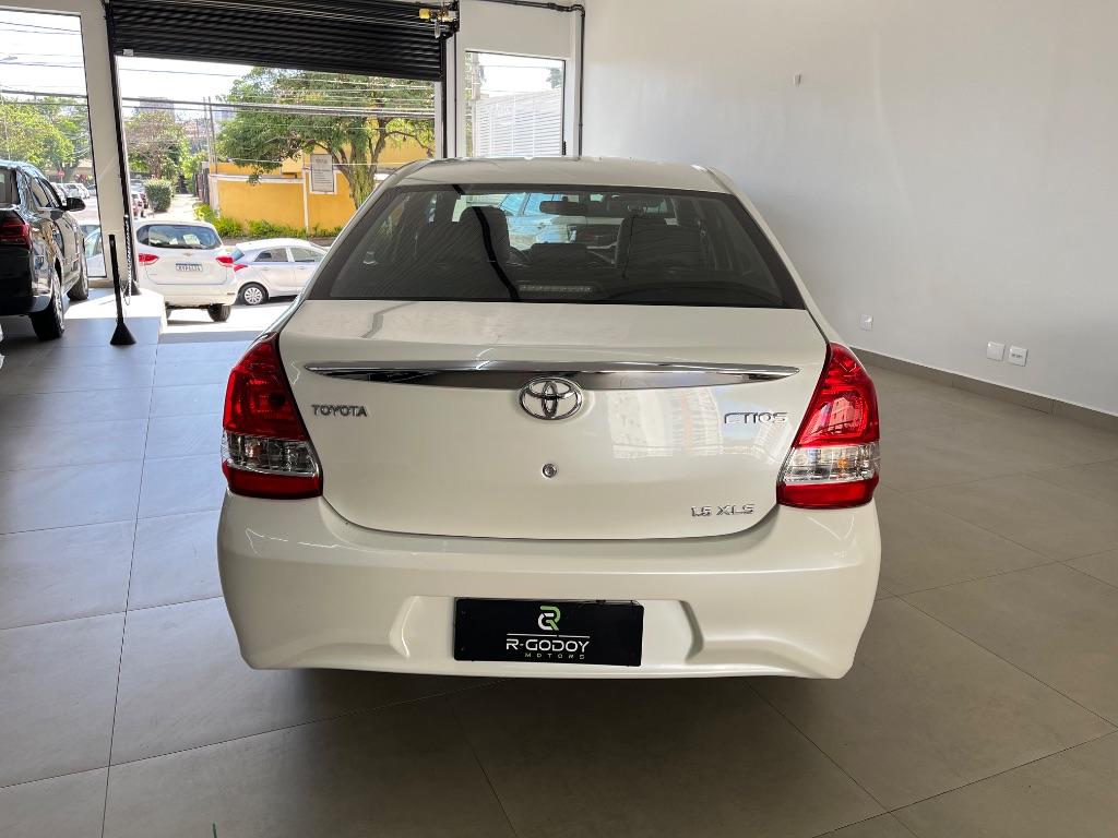 TOYOTA Etios Sedan - Foto