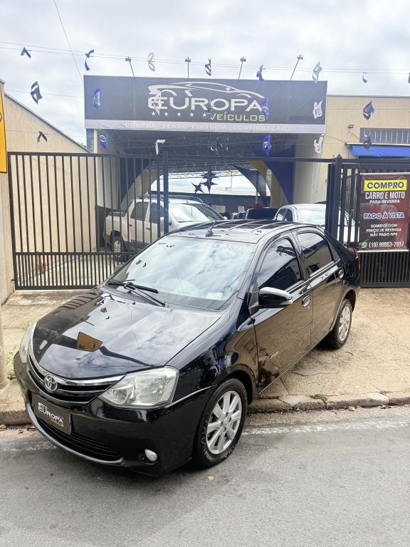 TOYOTA Etios Sedan - Foto