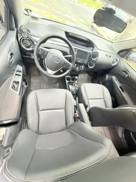 TOYOTA Etios Sedan - Foto