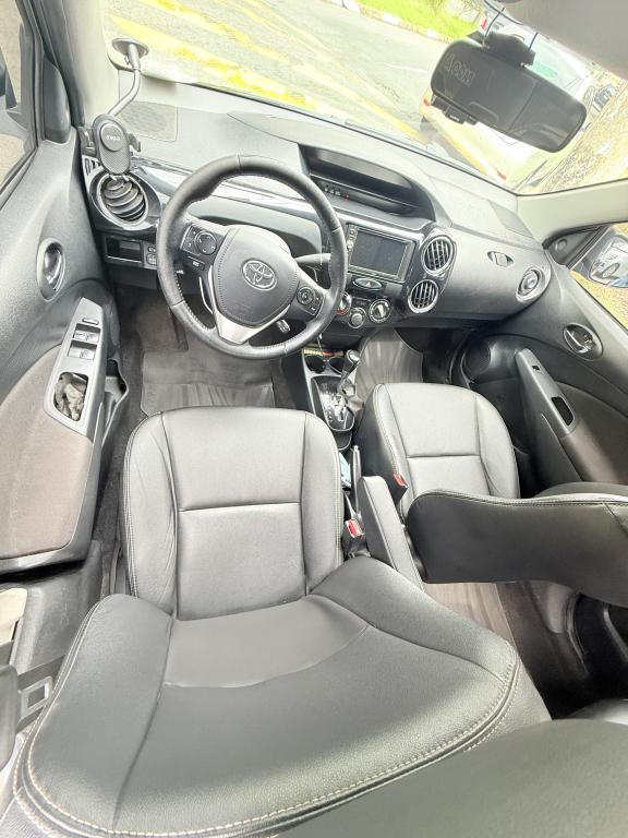 TOYOTA Etios Sedan - Foto