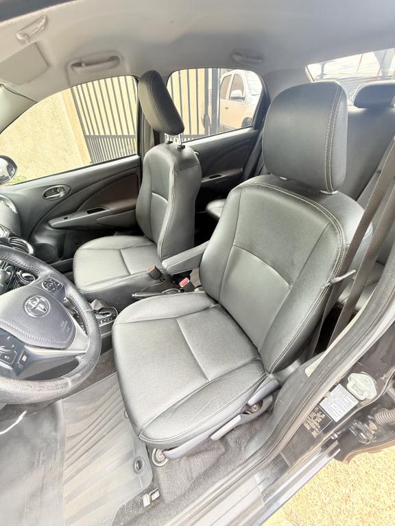 TOYOTA Etios Sedan - Foto