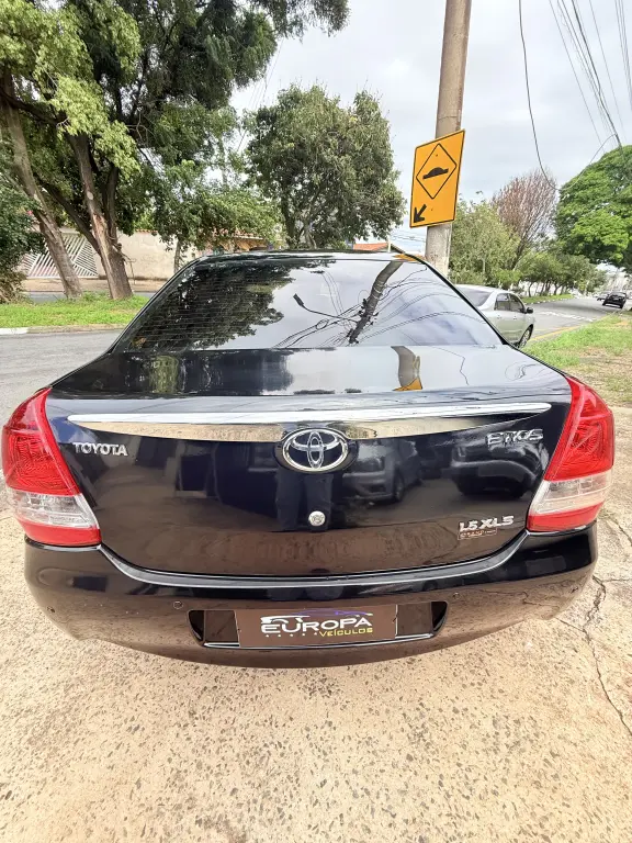 TOYOTA Etios Sedan - Foto