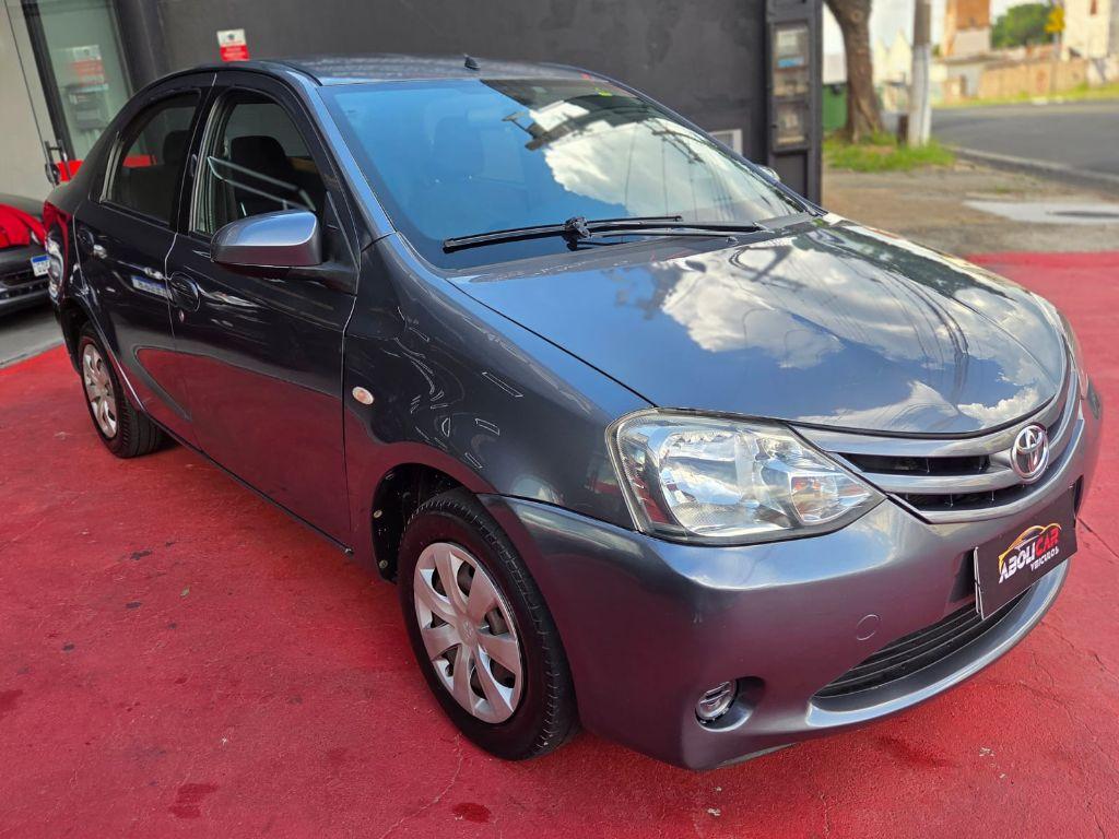 TOYOTA Etios Sedan - Foto
