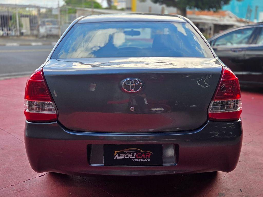 TOYOTA Etios Sedan - Foto