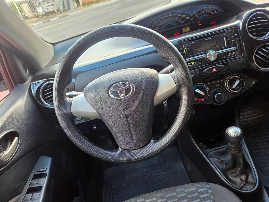 TOYOTA Etios Sedan - Foto