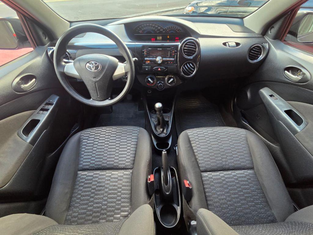 TOYOTA Etios Sedan - Foto