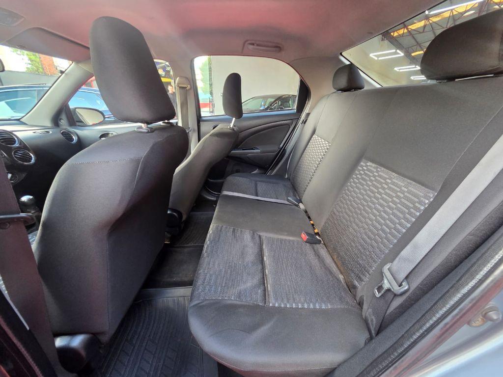 TOYOTA Etios Sedan - Foto