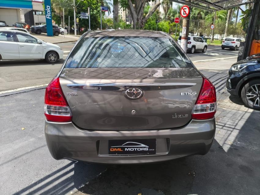TOYOTA Etios Sedan - Foto