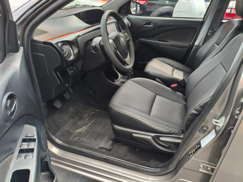 TOYOTA Etios Sedan - Foto