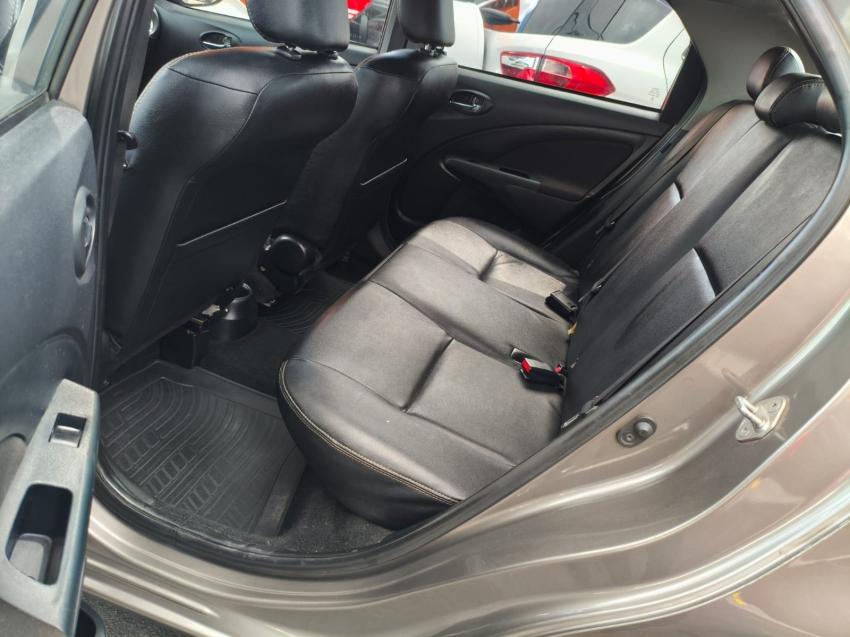 TOYOTA Etios Sedan - Foto