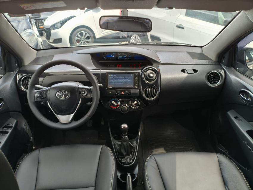 TOYOTA Etios Sedan - Foto