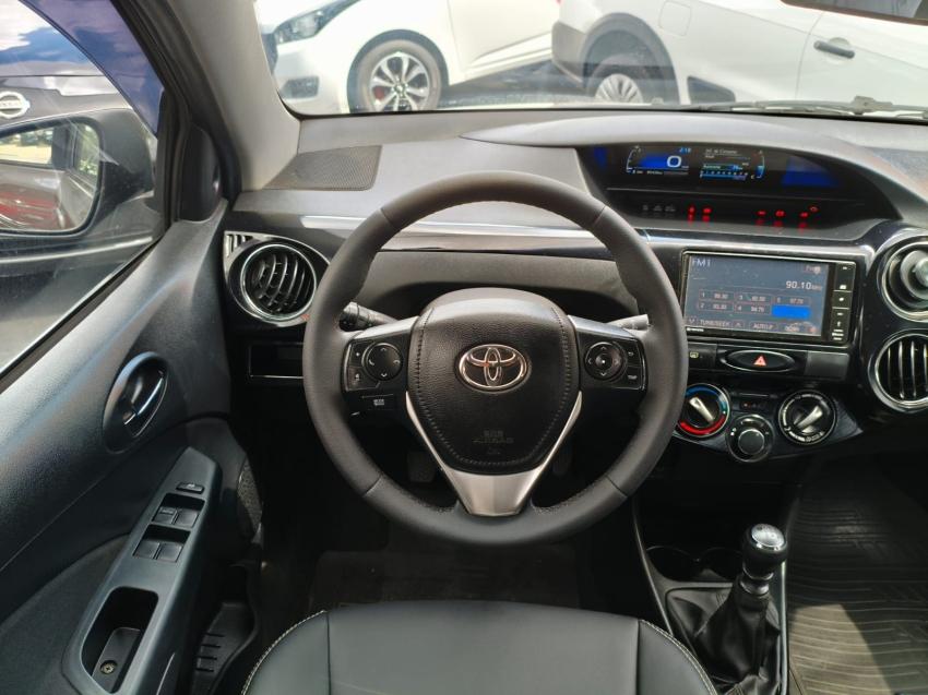 TOYOTA Etios Sedan - Foto