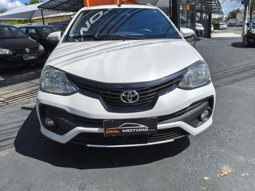 TOYOTA Etios Sedan - Foto