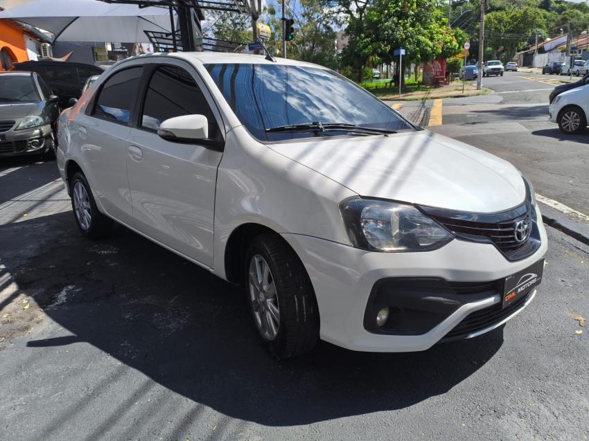 TOYOTA Etios Sedan - Foto
