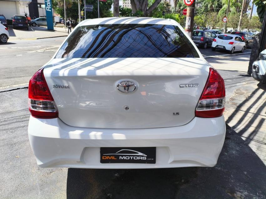 TOYOTA Etios Sedan - Foto