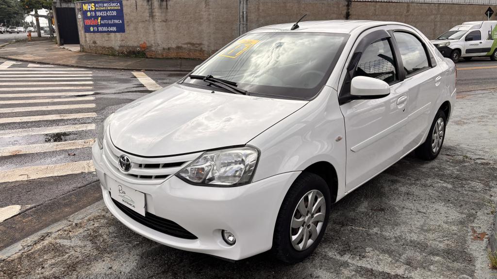 TOYOTA Etios Sedan