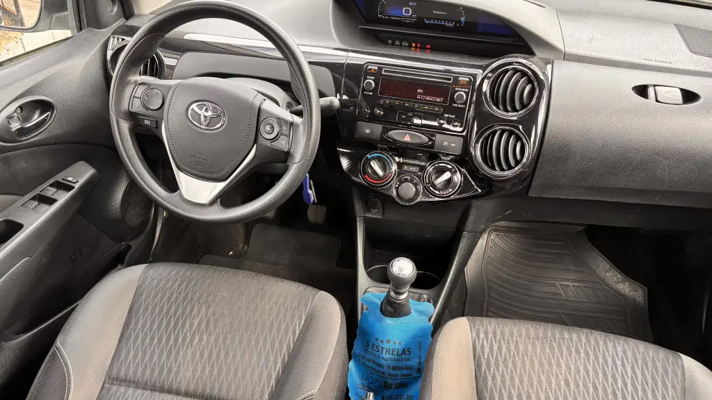 TOYOTA Etios Sedan - Foto