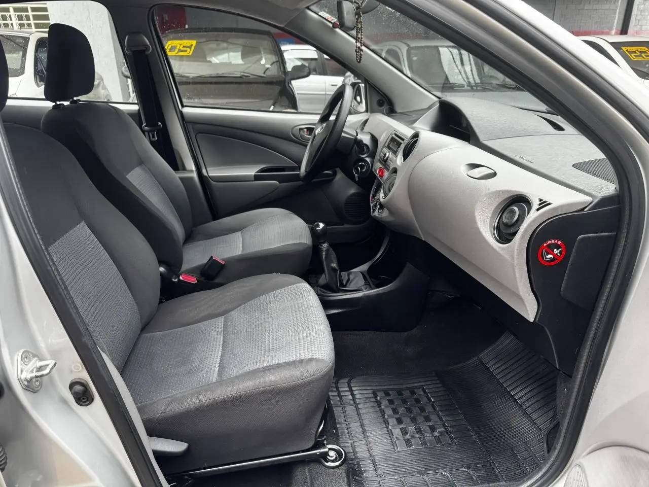 TOYOTA Etios Sedan - Foto