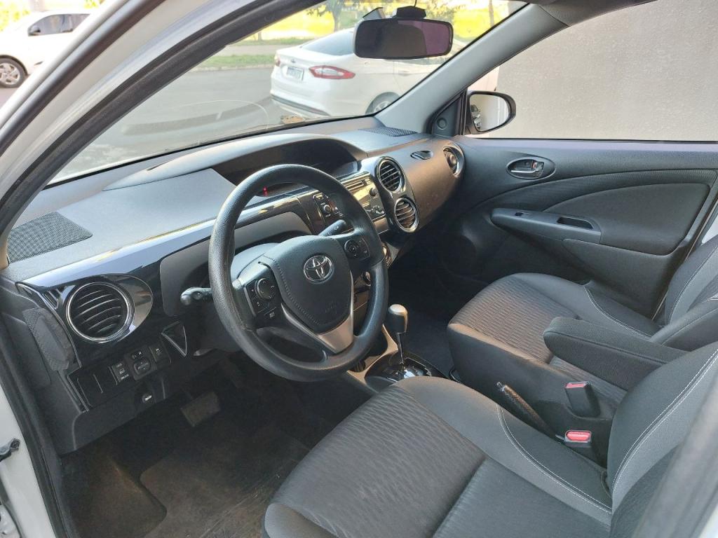 TOYOTA Etios Sedan - Foto
