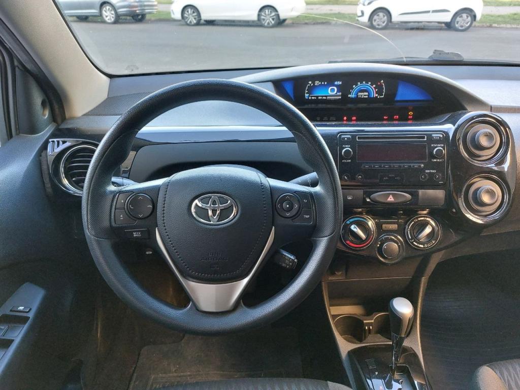 TOYOTA Etios Sedan - Foto