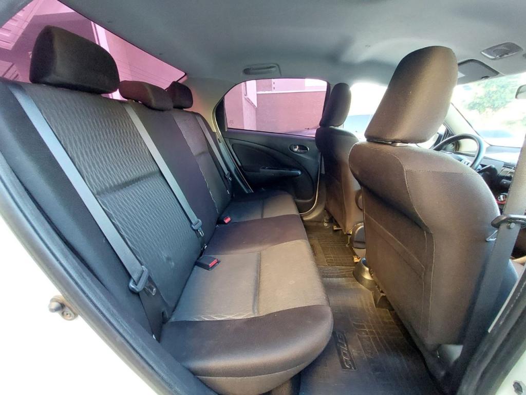 TOYOTA Etios Sedan - Foto