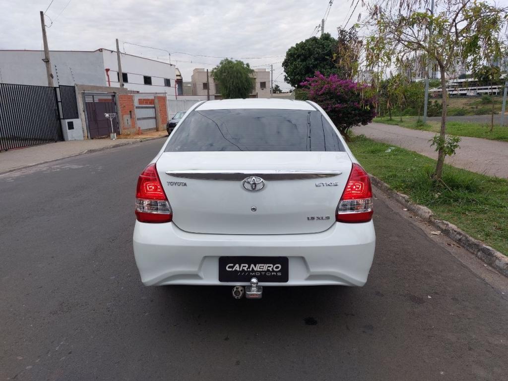 TOYOTA Etios Sedan - Foto
