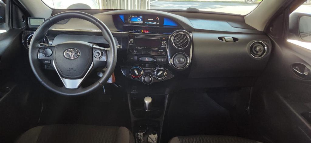 TOYOTA Etios Sedan - Foto