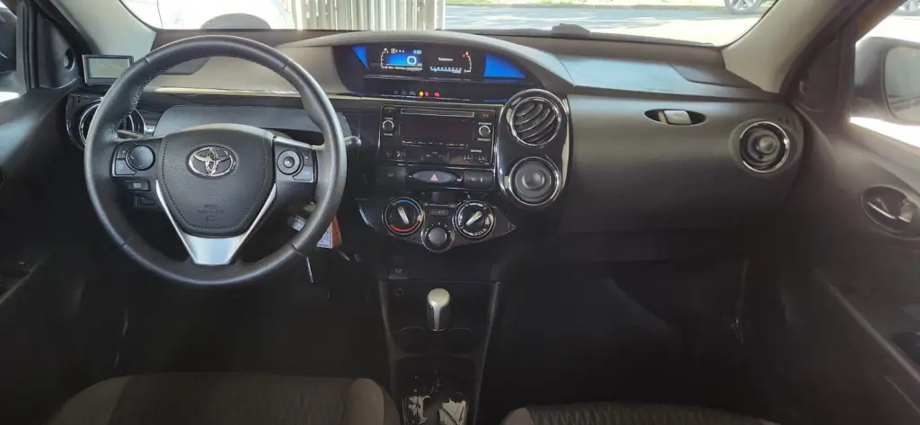 TOYOTA Etios Sedan - Foto