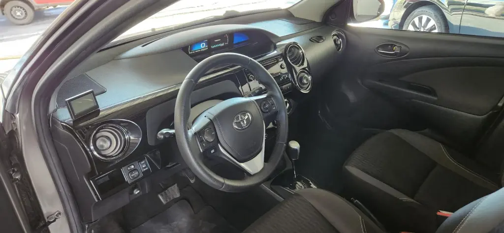 TOYOTA Etios Sedan - Foto