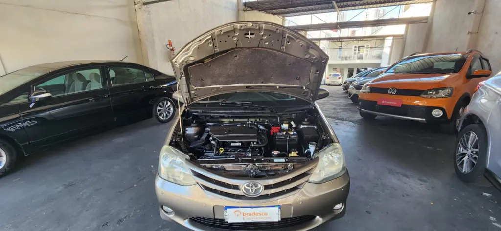 TOYOTA Etios Sedan - Foto