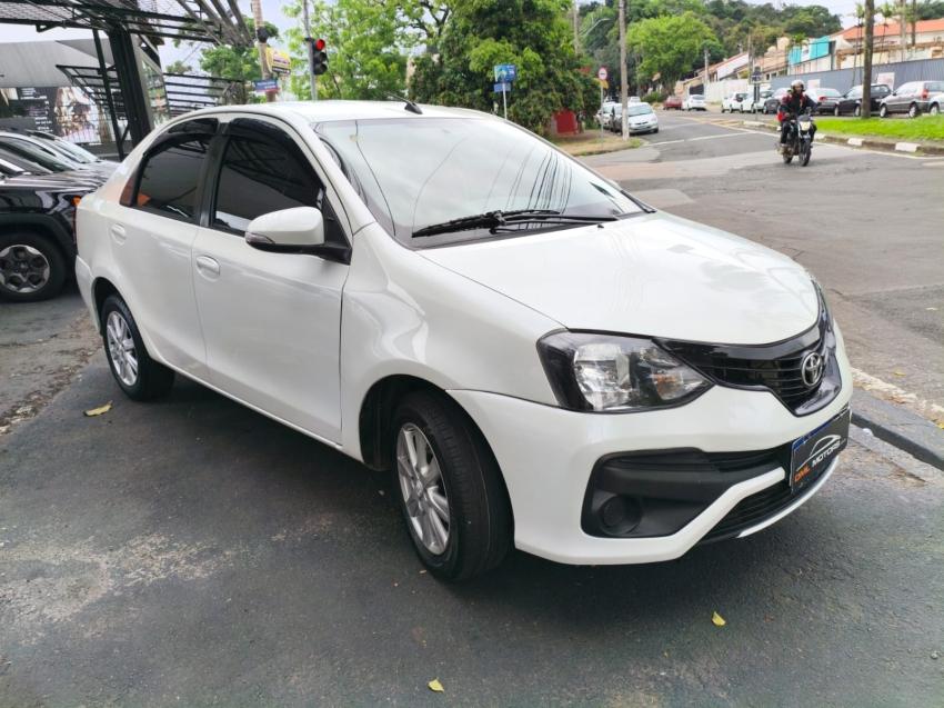 TOYOTA Etios Sedan - Foto