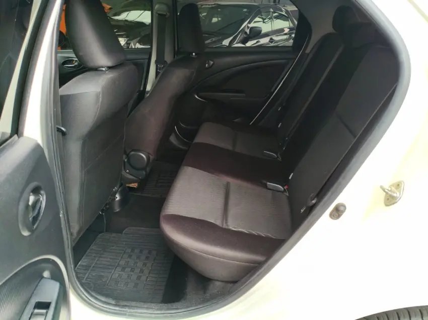 TOYOTA Etios Sedan - Foto