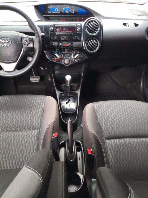TOYOTA Etios Sedan - Foto