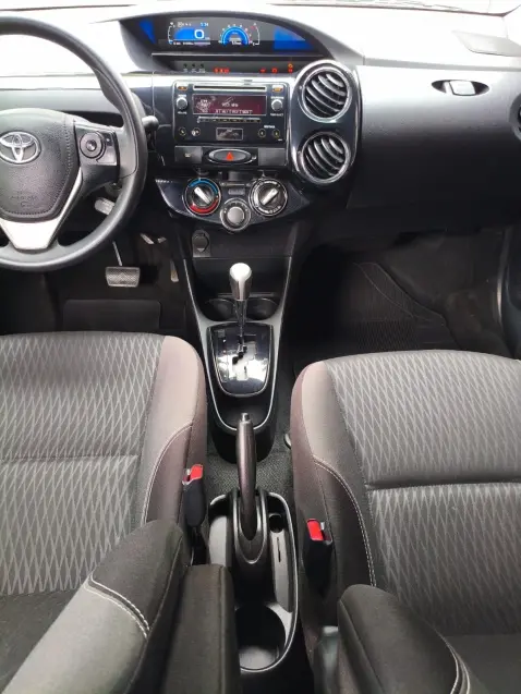 TOYOTA Etios Sedan - Foto
