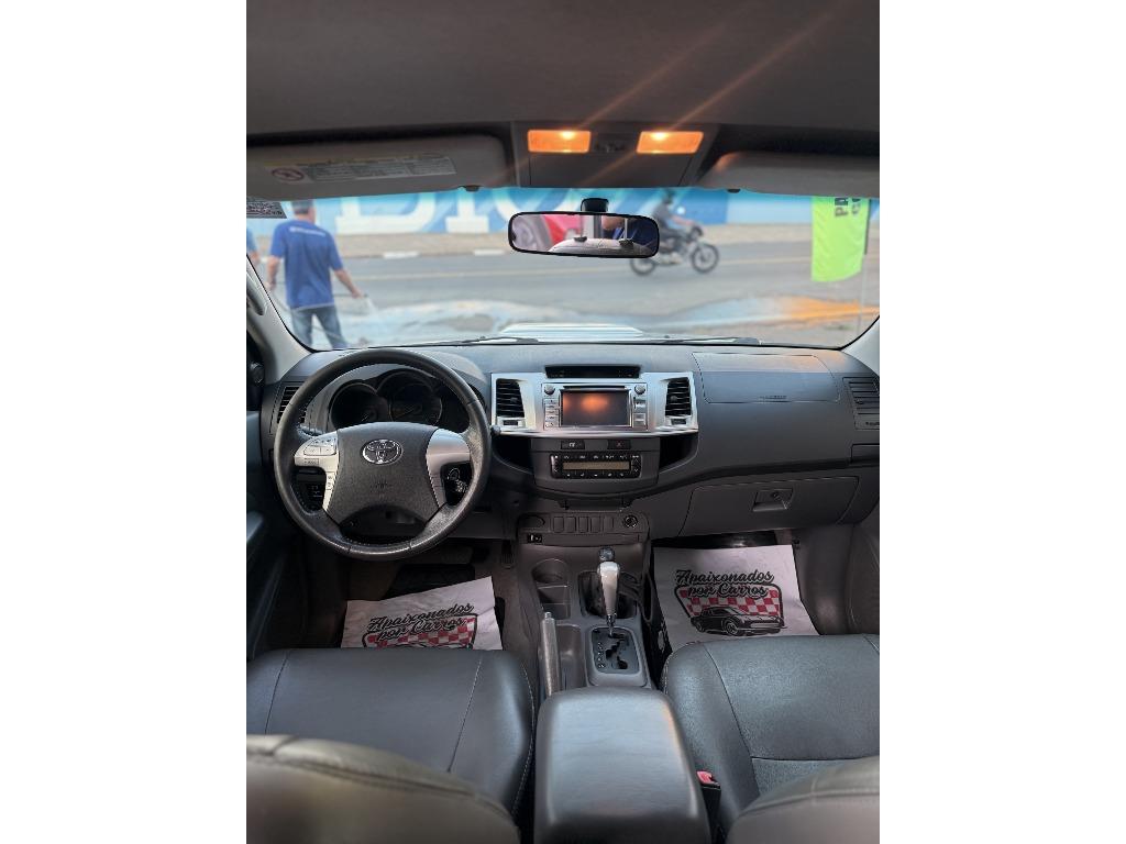 TOYOTA Hilux Caminhonete - Foto