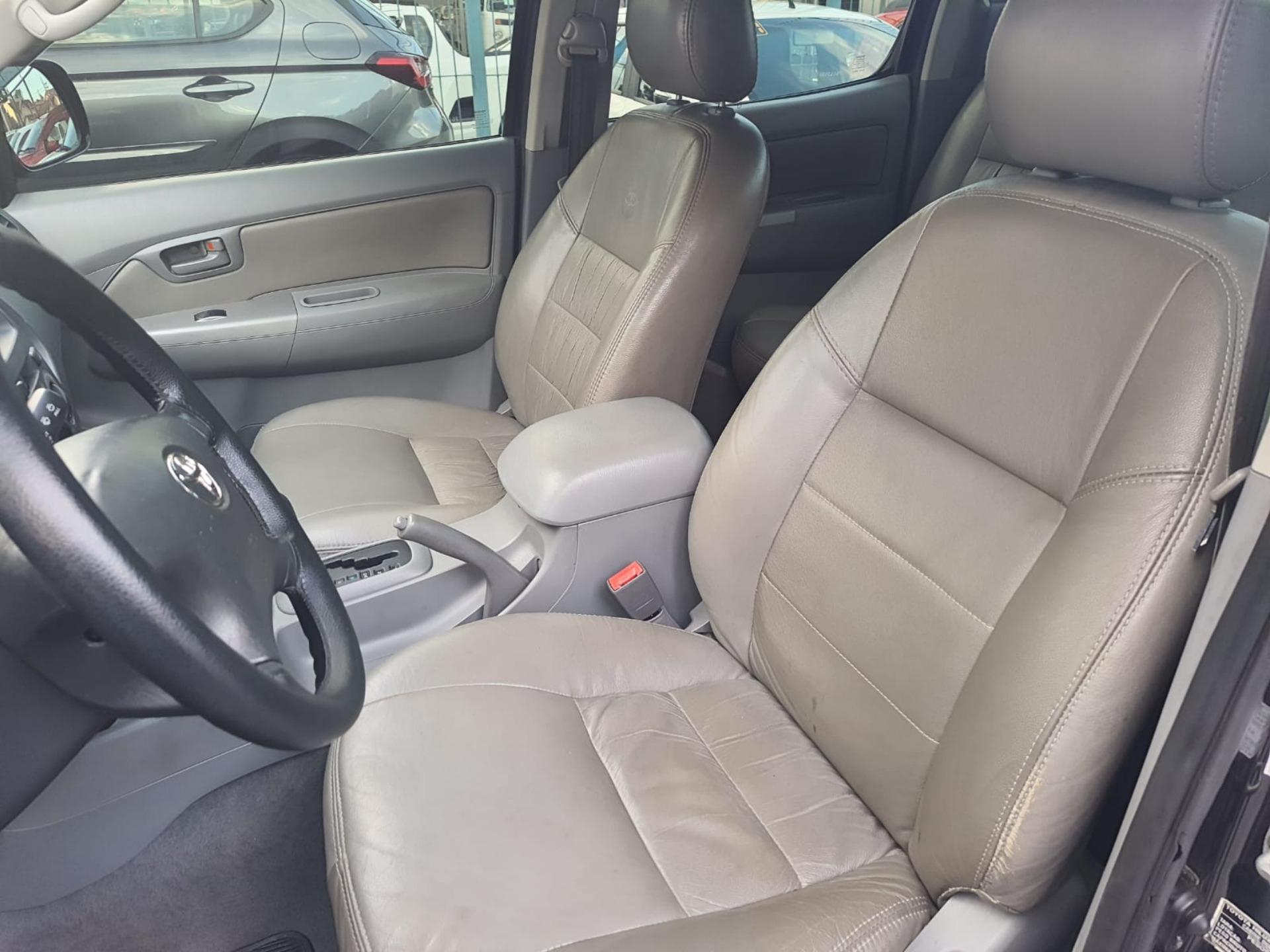 TOYOTA Hilux Caminhonete - Foto