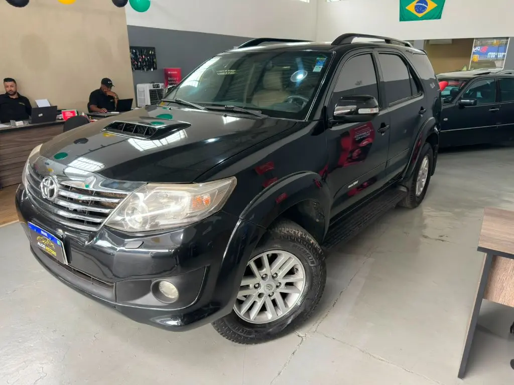 TOYOTA Hilux Caminhonete - Foto